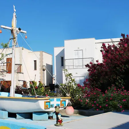 Panorama House, 5 Meters To The Sea * Perivolia