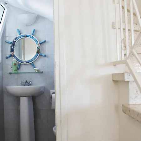 Panorama House, 5 Meters To The Sea Vakantiehuis Perivolia