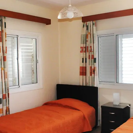 Vakantiehuis Panorama House, 5 Meters To The Sea