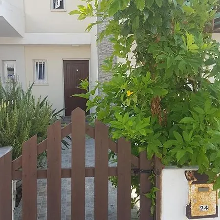 Panorama House, 5 Meters To The Sea * Perivolia
